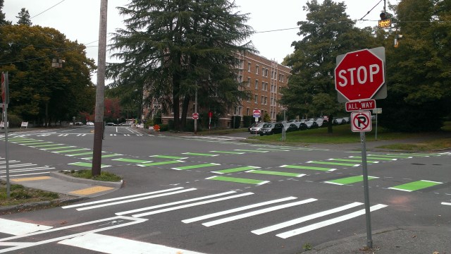 The intersection of Ravenna Boulevard and University Way. (Photo by the author)