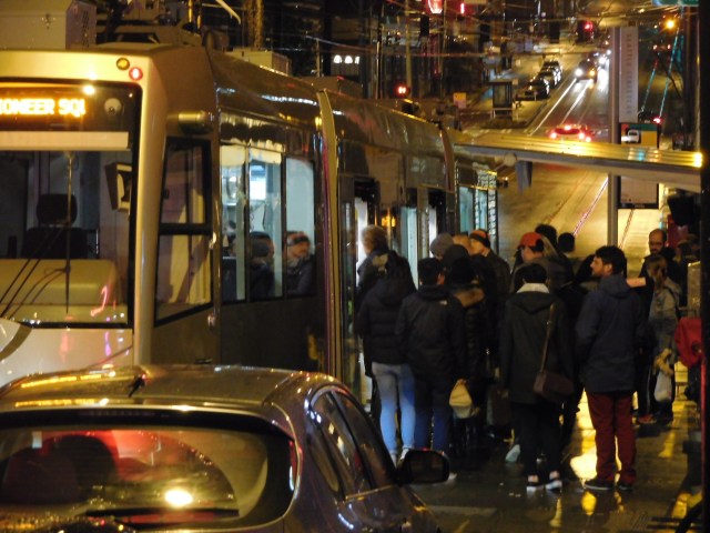 A large group of passengers boarding the First Hill line at Pike Street. (Photo by the author)